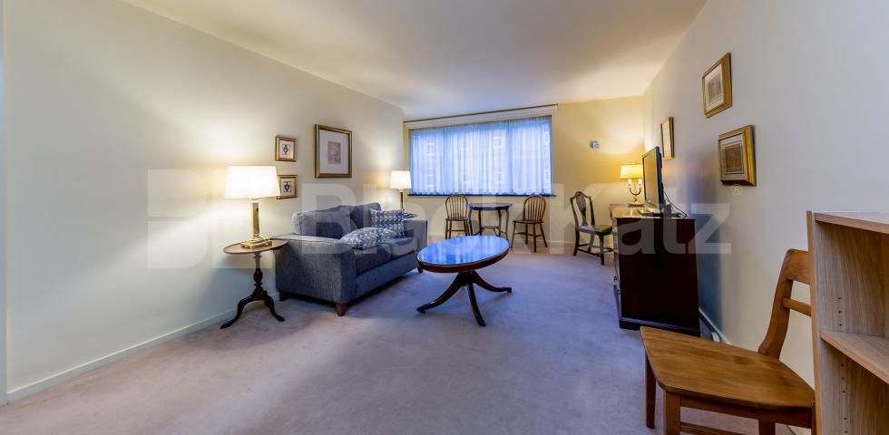 Fantastic studio loacted within a stones throw to Regents Park Cumberland Terrace Mews, Regents Park 